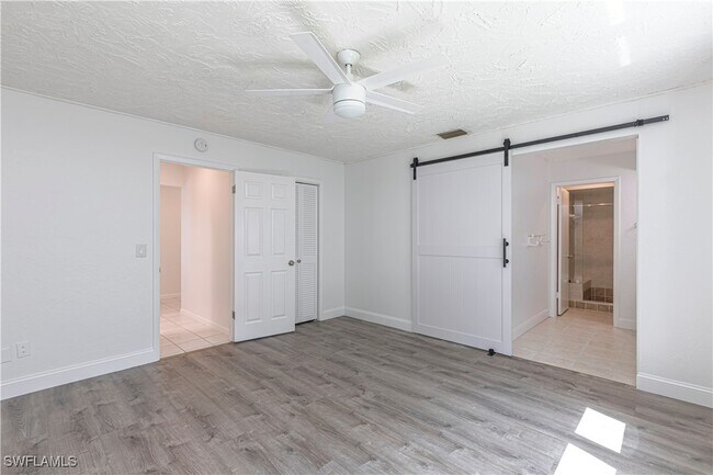 Building Photo - 297 Bay Meadows Dr