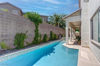 Building Photo - 875 Chaste Ct