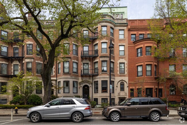 Exterior - 484 Beacon St