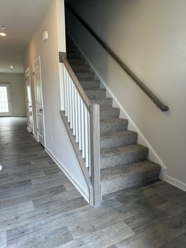 Building Photo - 427 Tevis St