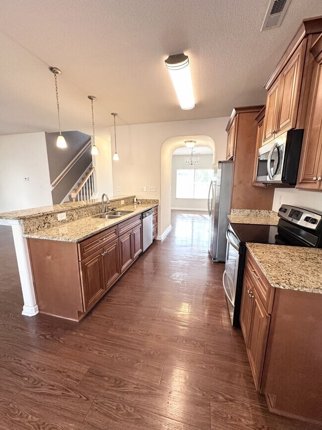 Foto del edificio - Spacious 4 Bedroom Updated Home in Wilmund Place