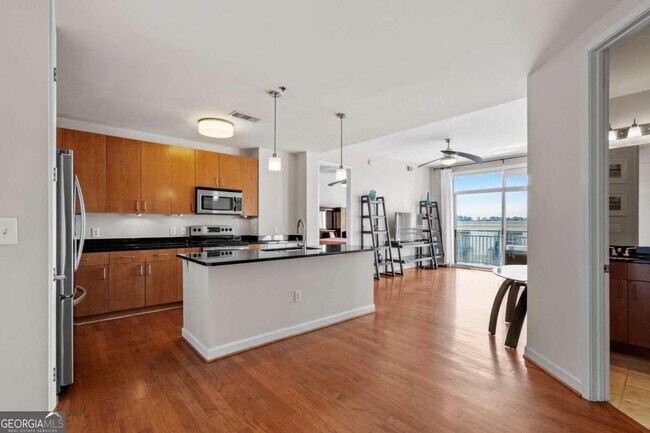 Foto del edificio - 711 Cosmopolitan Dr NE