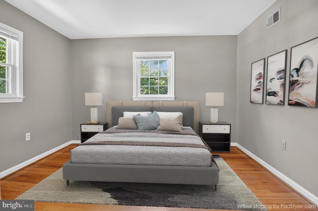 Foto principal - 7917 Falstaff Rd
