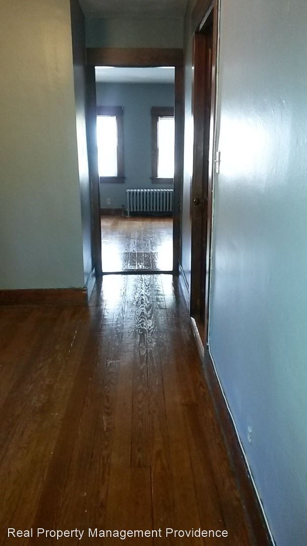 Building Photo - 1 br, 1 bath Apartment - 121-123 Pawtuxet Ave