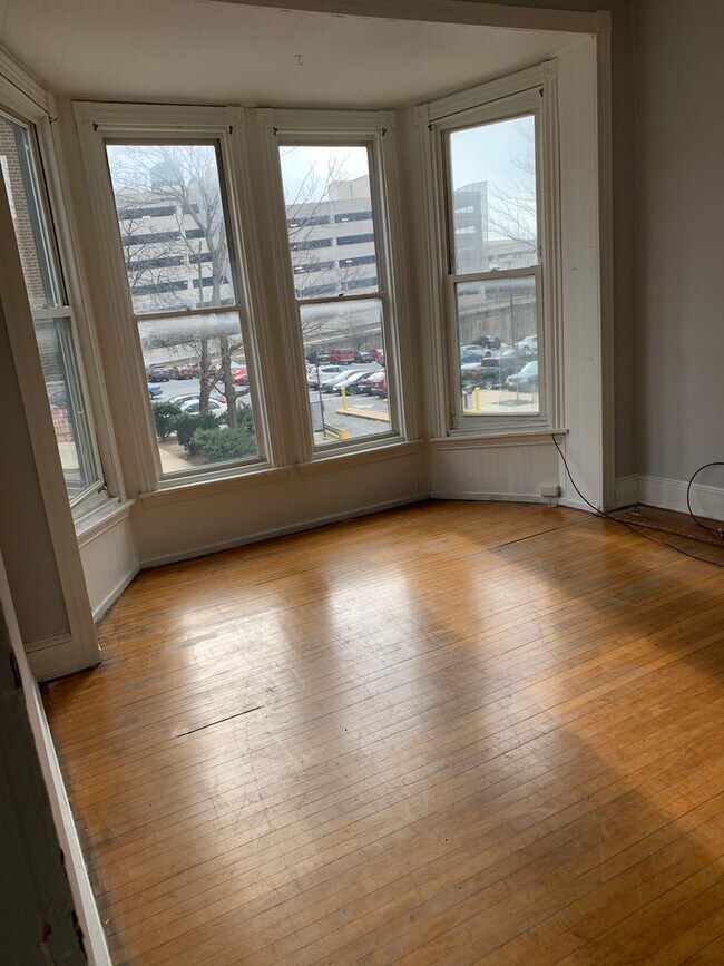 Foto del edificio - 725 Washington St