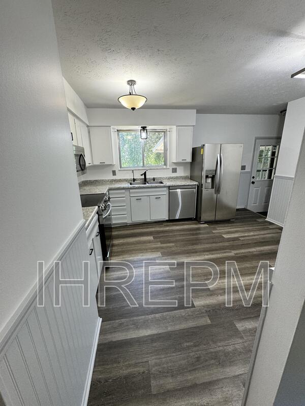 Building Photo - 5137 Holbrook Dr