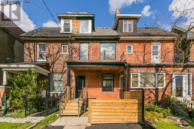 Building Photo - 379 St Clarens Ave