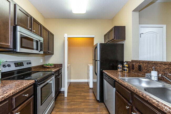 2BR, 1BA - 1171 SF - Heights at Delaware Ridge