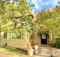 Building Photo - 541A Sand Bend Dr