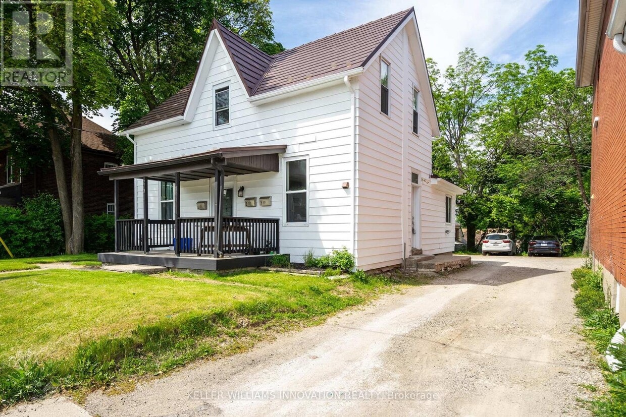 Primary Photo - 270-270 Water St N