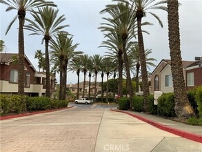 Building Photo - 8 Santa Barbara Ct