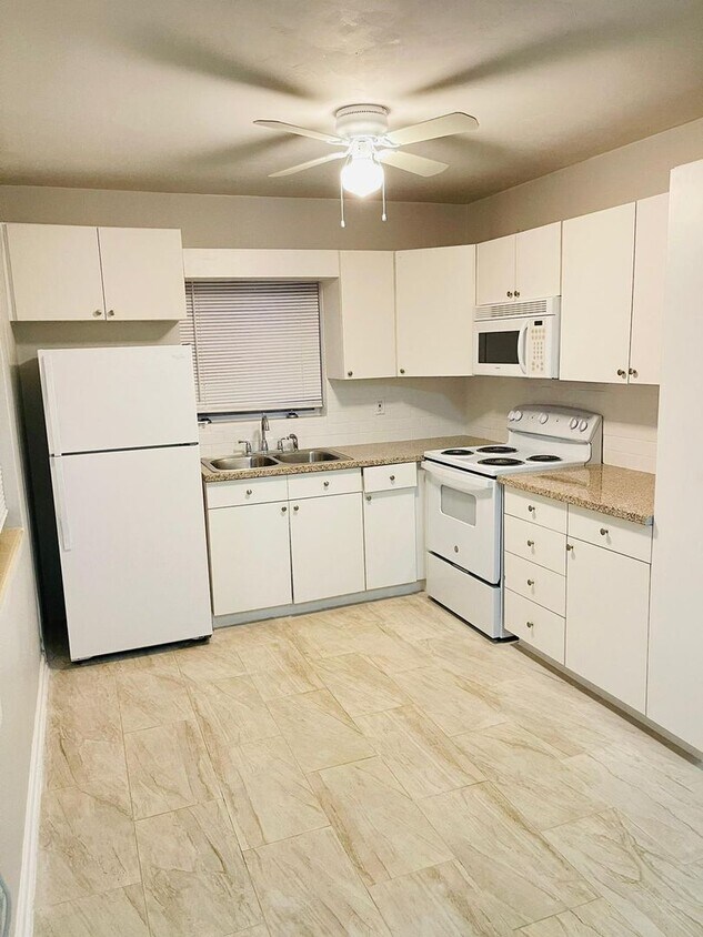 Foto principal - 178 E 27th St