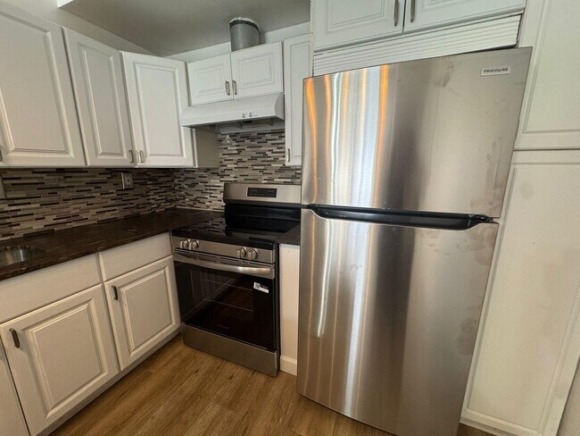 Foto del edificio - 1311 NE 42nd St