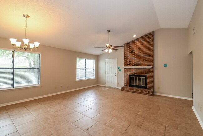 Foto del edificio - 8618 Collins Ridge Blvd S