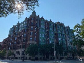 Building Photo - 4 Charlesgate E