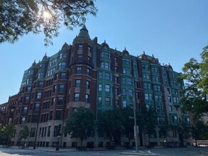 Building Photo - 4 Charlesgate E