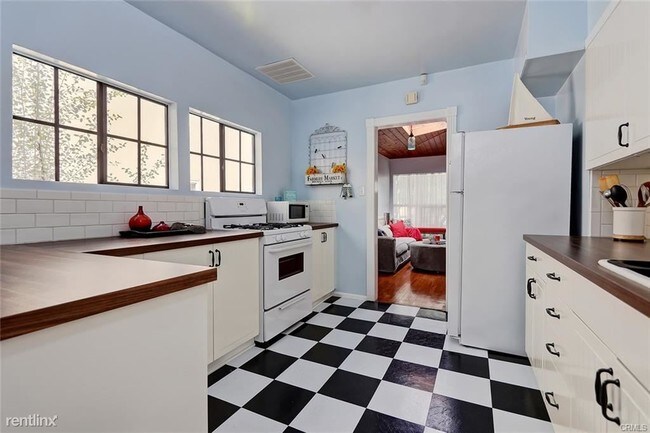 Building Photo - 2 br, 2 bath House - 1309 Oak Ave