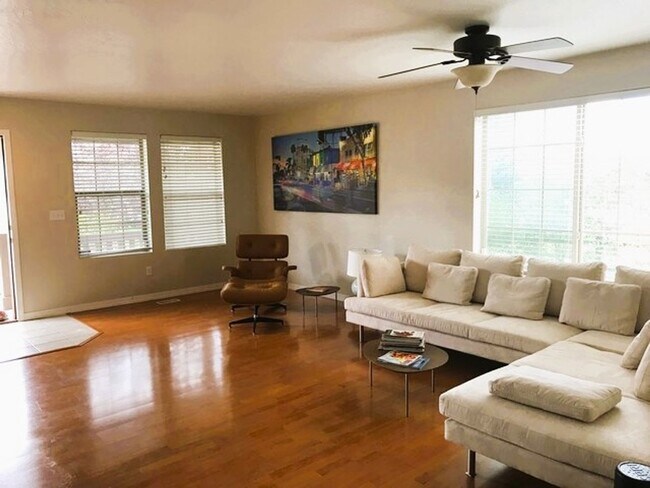 Building Photo - 5820 Sagebrook Dr
