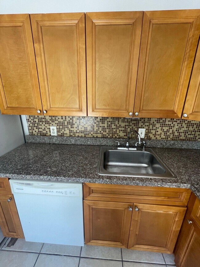 Foto del edificio - 3507 Coral Springs Dr