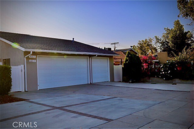 Foto del edificio - 4813 Topanga Canyon Blvd