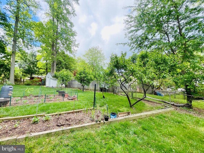 Foto del edificio - 10929 Decatur Dr