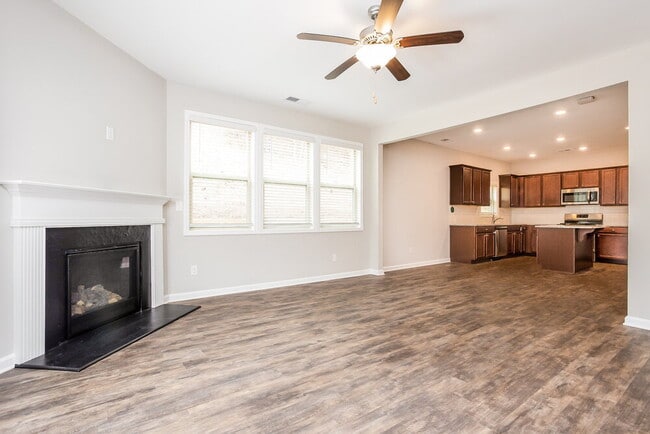 Building Photo - 387 Lenore Ct
