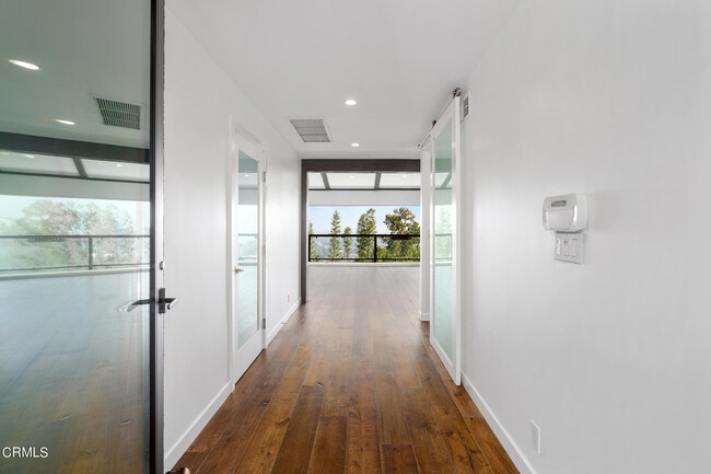 Building Photo - 11439 Laurelcrest Dr