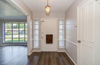 Building Photo - 9430 Claridge Dr