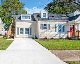 Building Photo - 3820 Essex Cir