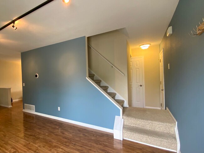 Building Photo - 10795 Moore St