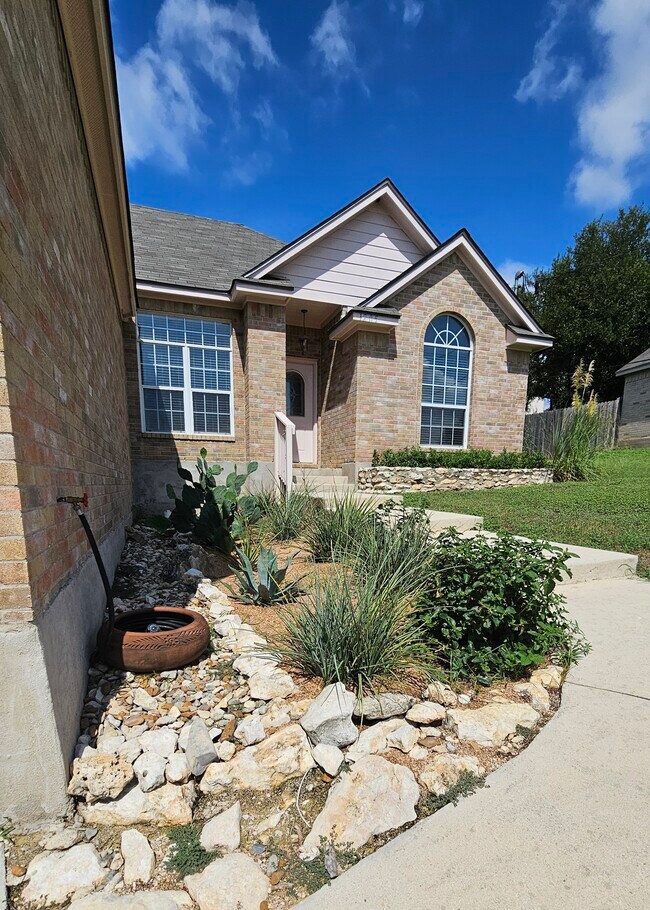 Building Photo - 1205 Debbie Ct