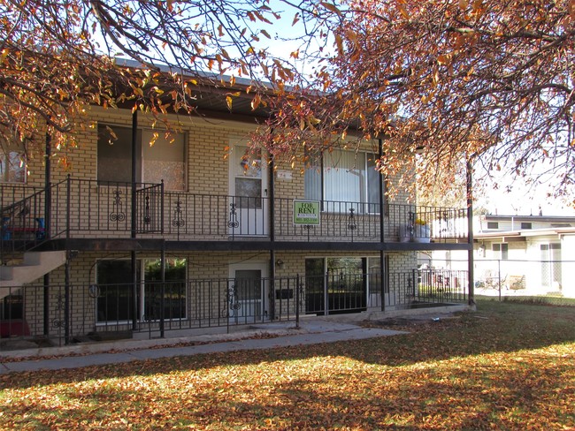 Building Photo - 3806 S Sunnyvale Dr