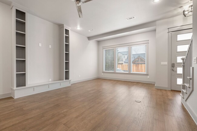 Building Photo - ***420 SW C Street***