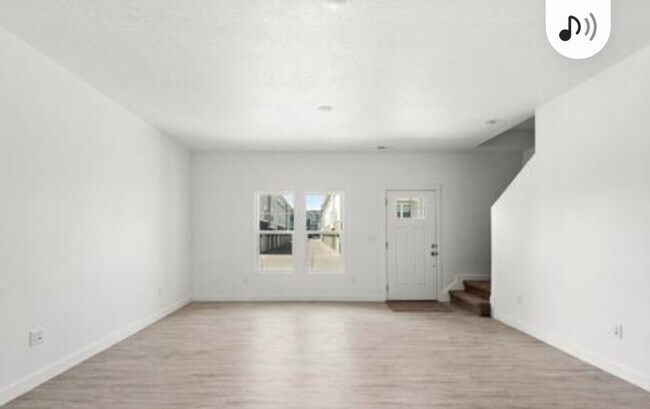 Foto del edificio - 332 N 725 E