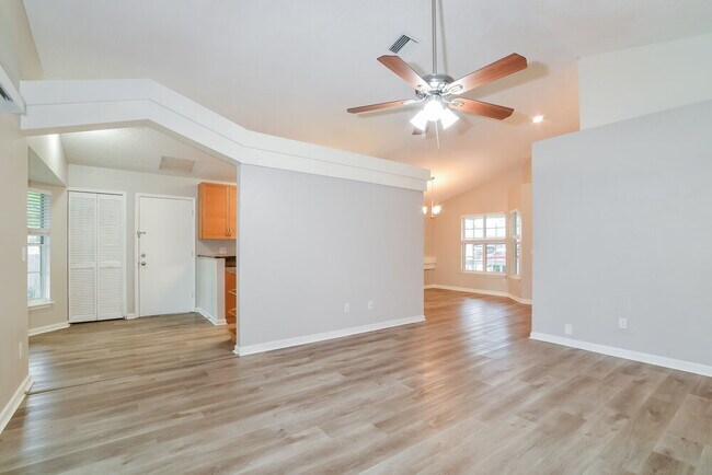 Foto del edificio - 1023 Moccasin Run Rd