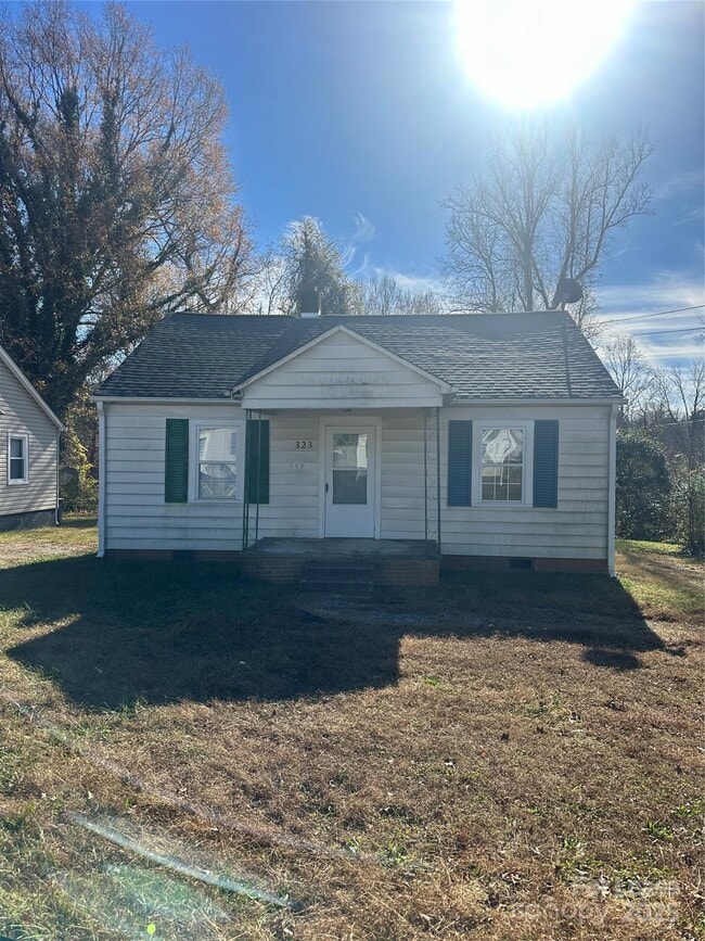 Building Photo - 323 W Bingham St