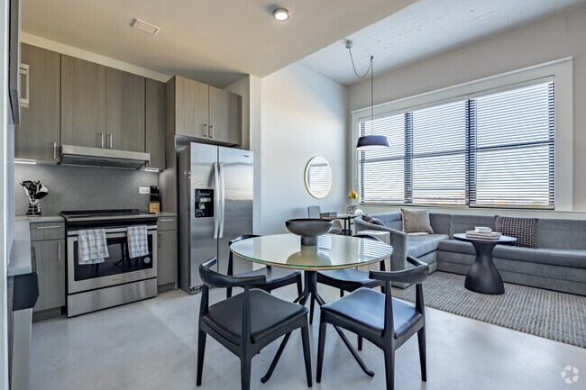 1HAB, 1BA - 725 ft² - Lofts at Centennial Yards