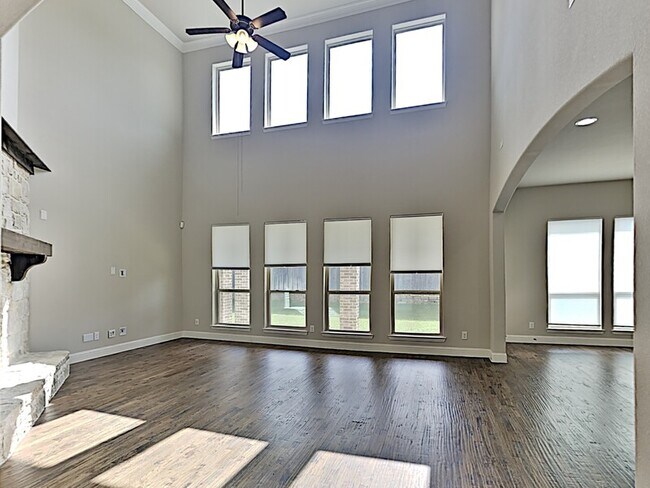 Building Photo - 7017 Benjamin Way