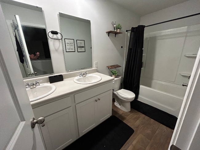 Foto del edificio - 125 E Sunrise Ln