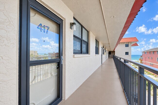 Foto del edificio - 17580 Gulf Blvd