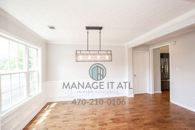 Building Photo - Stunning 3BR House in the highly desired M...
