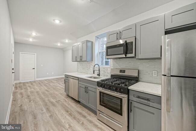 Building Photo - 1156 S 52nd St
