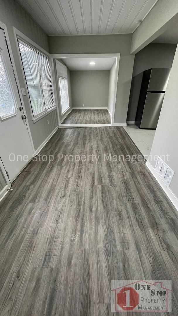 Foto del edificio - Beautiful 4 Bedroom 2 Bathroom Home in Kan...