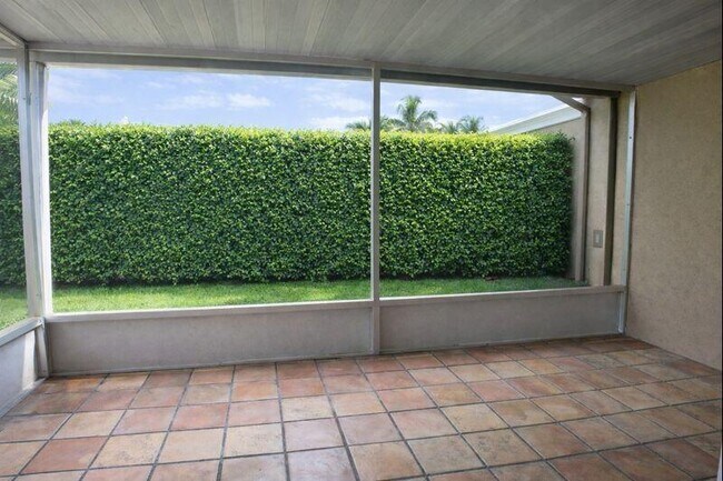 Foto del edificio - 1443 SW 27th Ave