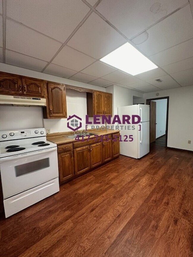 Building Photo - Walnut - Workizer