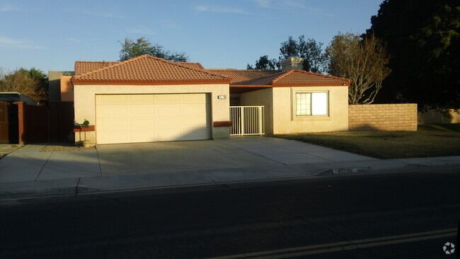 Building Photo - 45796 Palm Meadows Dr