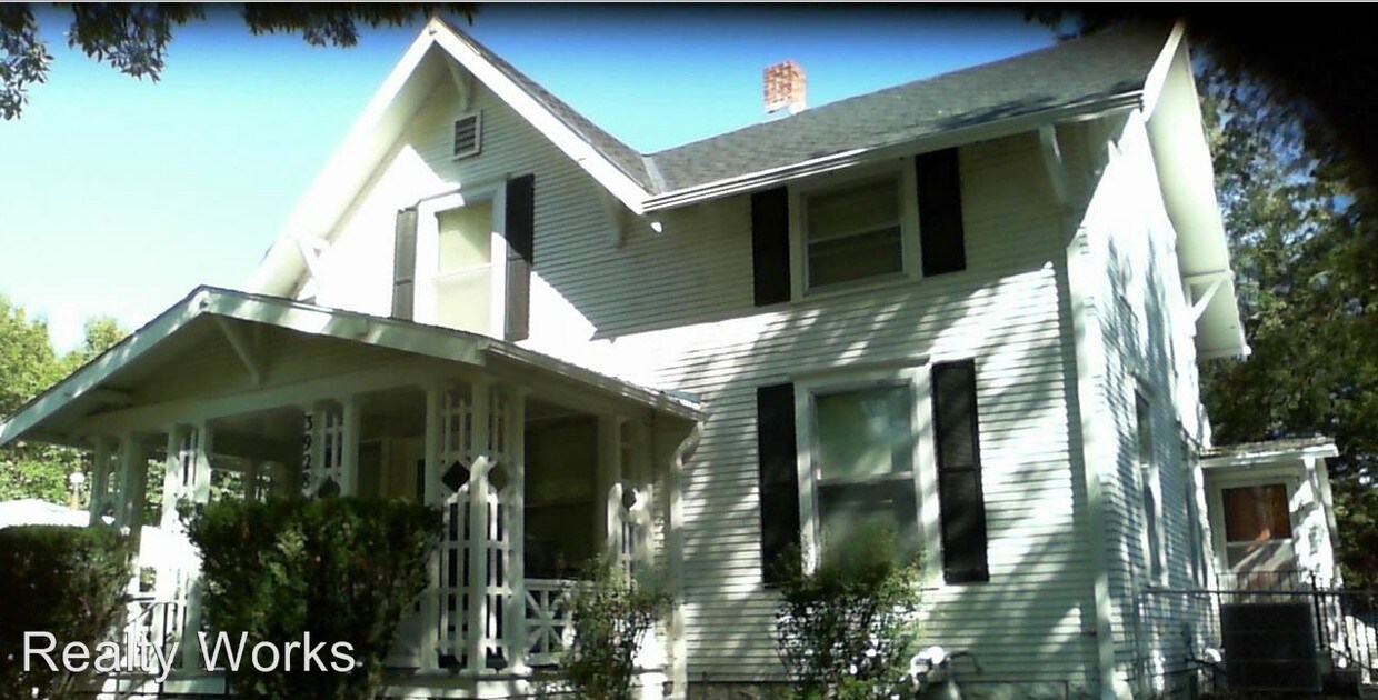Primary Photo - 3928 S 52nd St