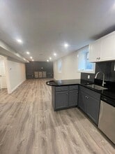 Building Photo - 8 Derby Rd