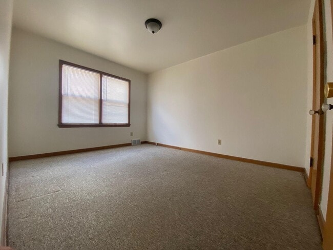 Building Photo - 7300 W Burleigh St