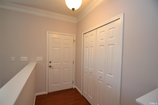 Building Photo - 223 Hampshire Downs Dr
